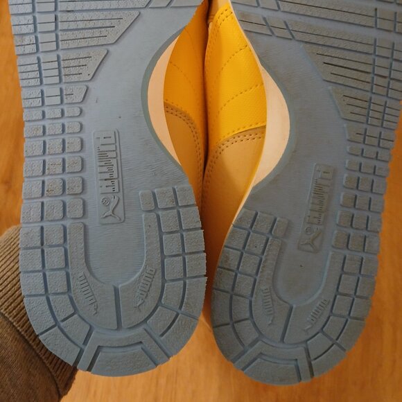 Puma women's Cabana Run Sneaker (Pre-loved) - Picture 10 of 10